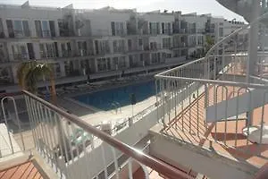 Arena Aparthotel 3*