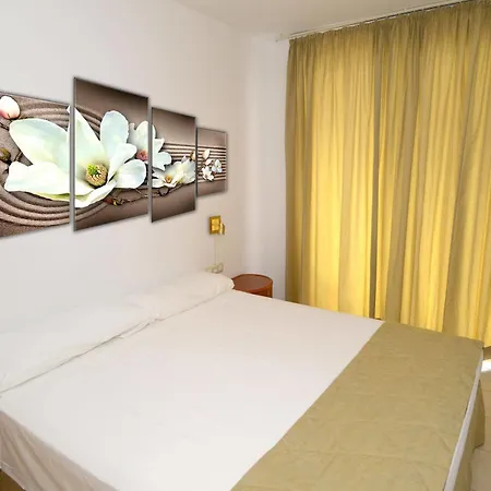 Arena Aparthotel 3*
