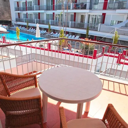 Arena Aparthotel 3*